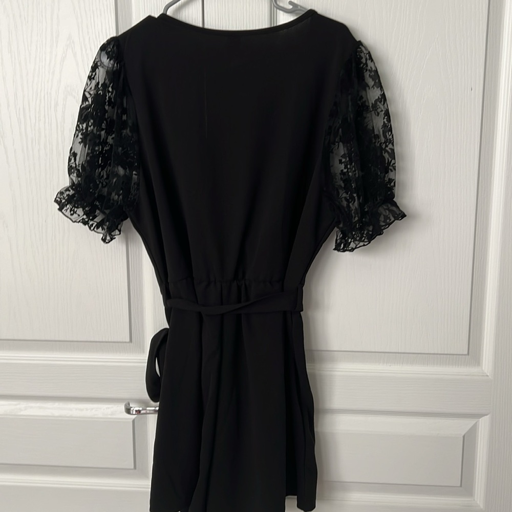 Contrast mesh puff sleeve belted romper - Picture 6 of 6